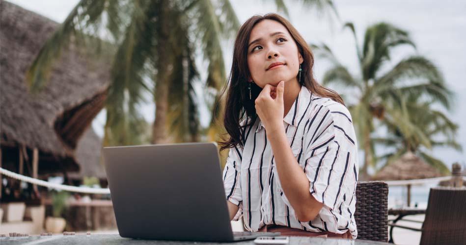 Girl thinking how to Design Patterns